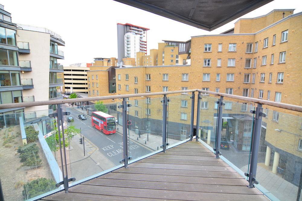 Apartment Wharf - Canary South Londra Dış mekan fotoğraf