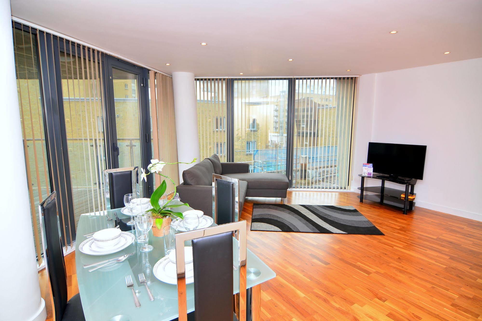Apartment Wharf - Canary South Londra Dış mekan fotoğraf