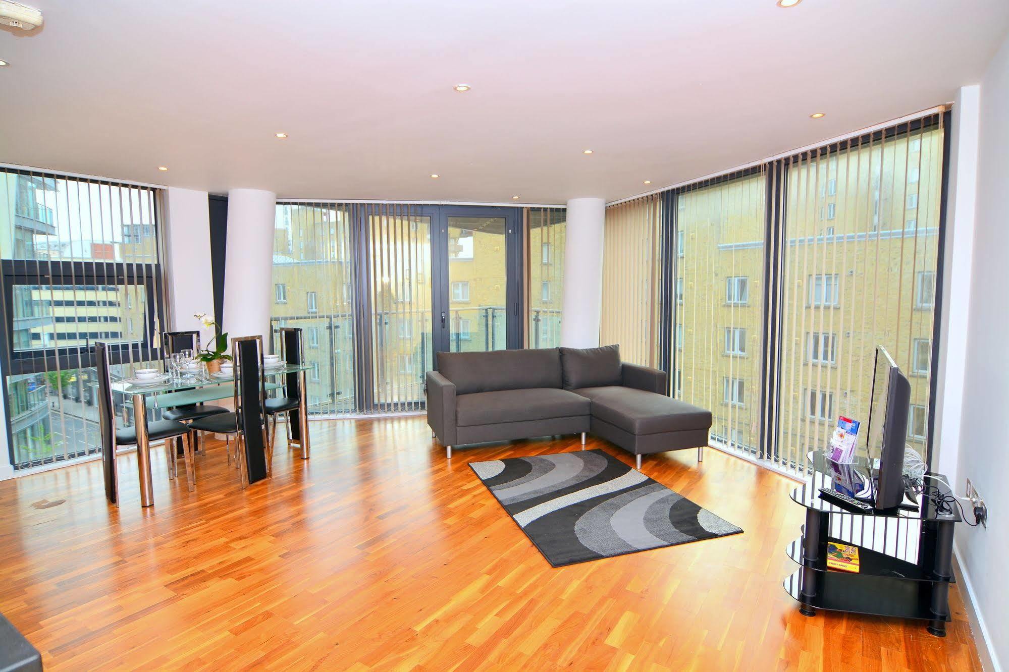 Apartment Wharf - Canary South Londra Dış mekan fotoğraf