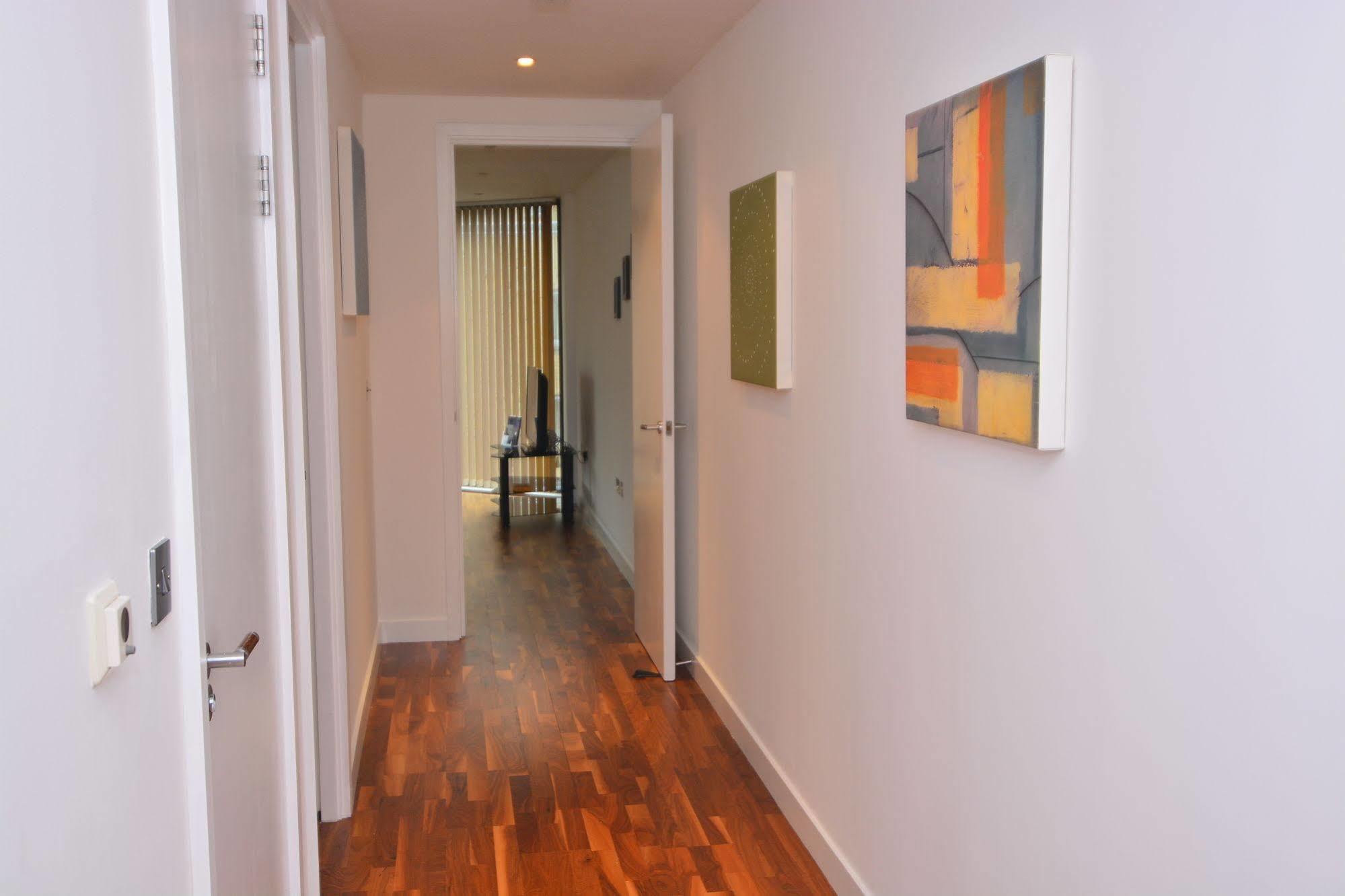 Apartment Wharf - Canary South Londra Dış mekan fotoğraf
